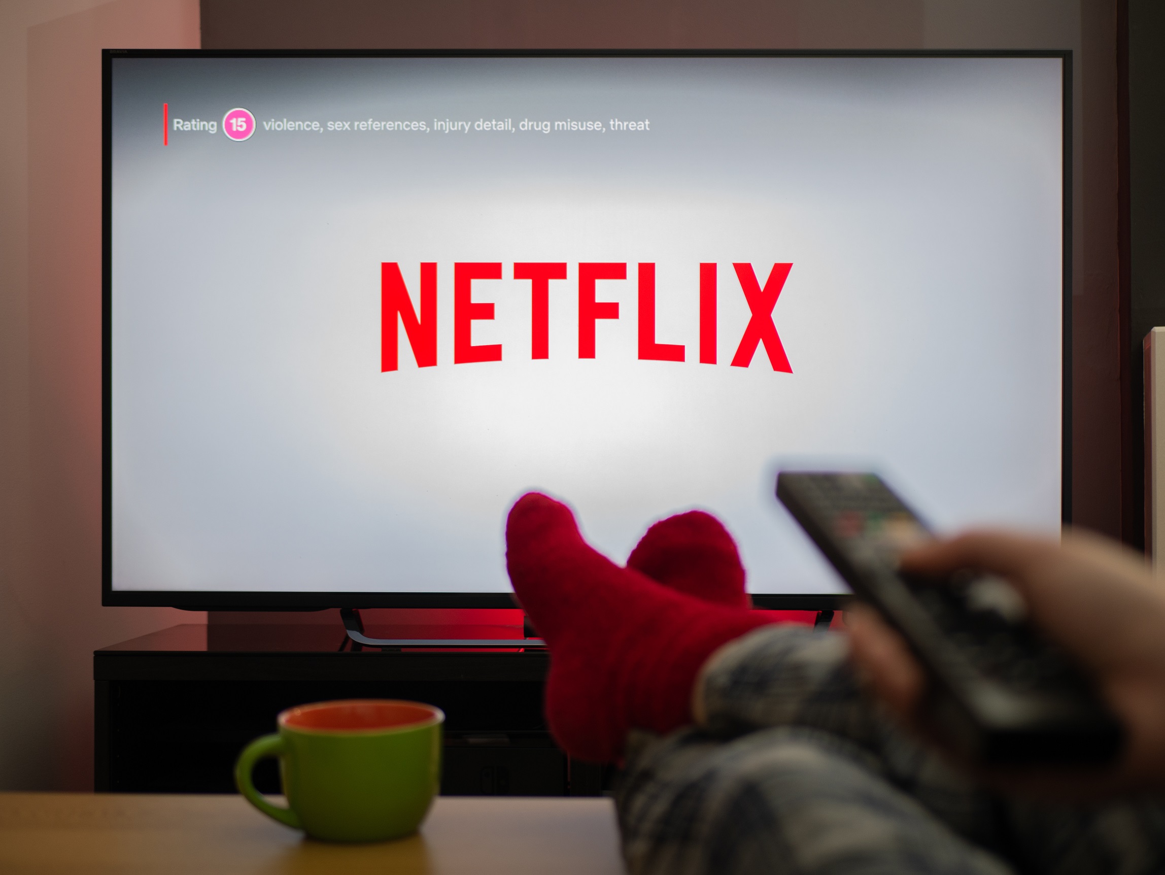 Netflix vai cobrar R$ 12,90 a mais de quem compartilhar senha